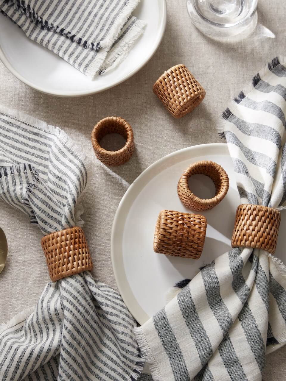Set of 6 Rattan Napkin Rings Brown