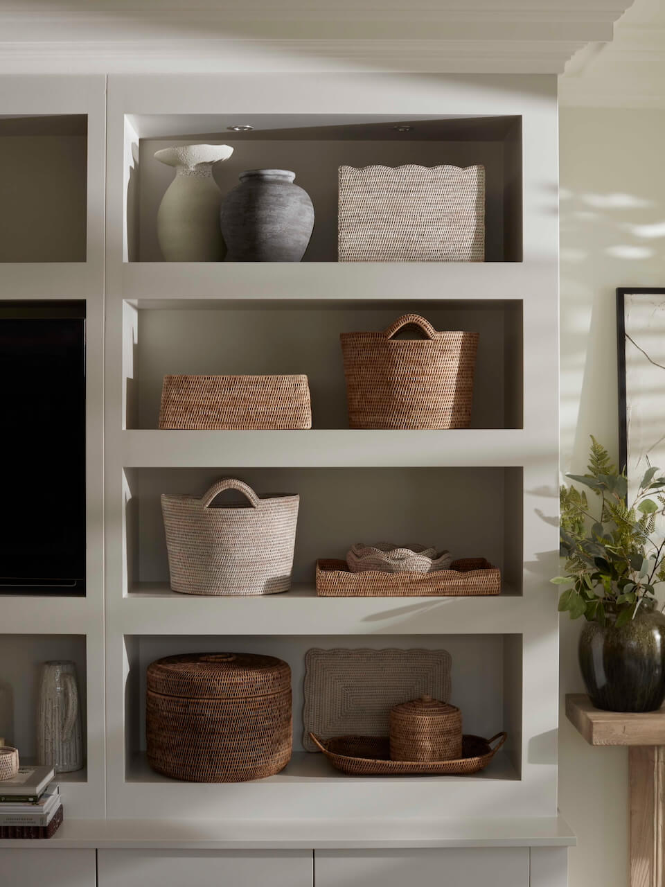 Cove Antique Brown Rattan Tray