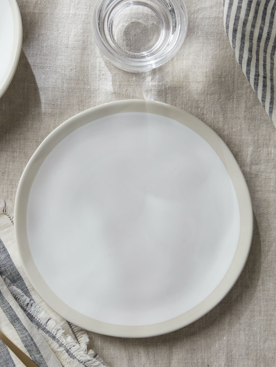 Vela 16 Piece Dinner Set