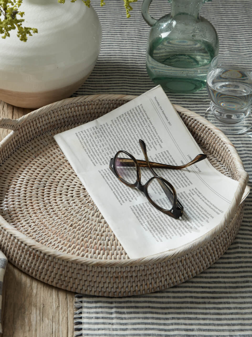 Firth White Round Rattan Tray