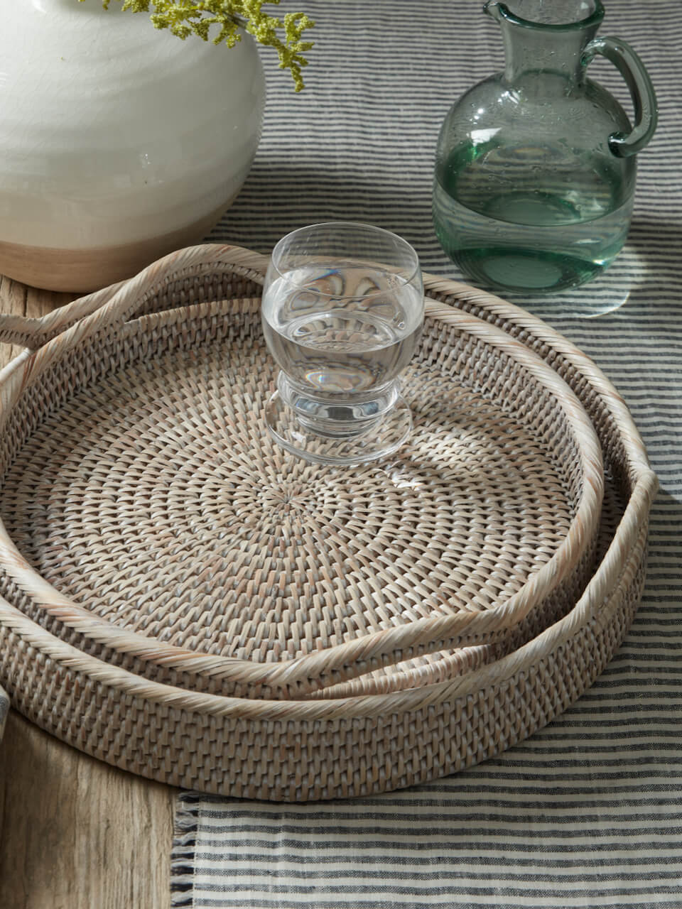 Firth White Round Rattan Tray